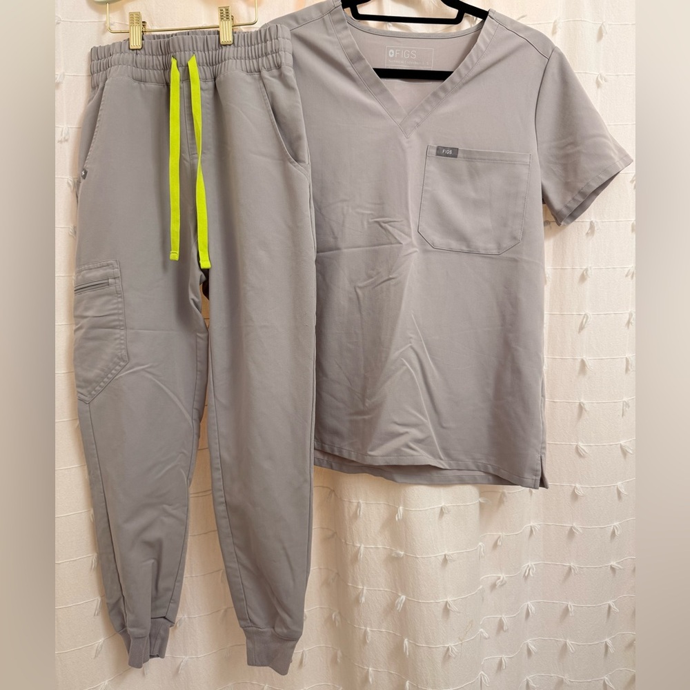 FIGS Set - Zamora XXS Petite pants with Catarina One Pocket S top - Slate